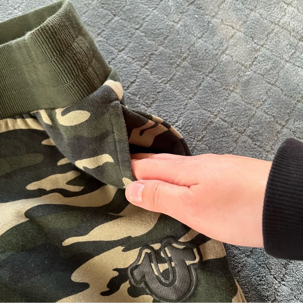 True Religion Green and Cream Jogger Sweatpants with Tapered Fit‎